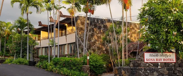 Uncle Billy's Kona Bay Hotel