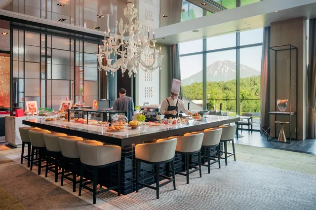 The Lounge (ザ・ラウンジ)