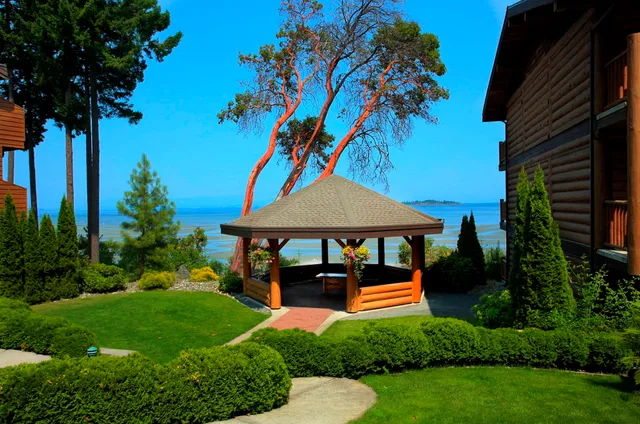 Tigh-Na-Mara Seaside Spa Resort & Conference Centre