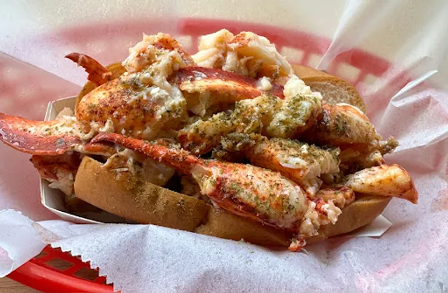 Luke's Lobster Penn Quarter