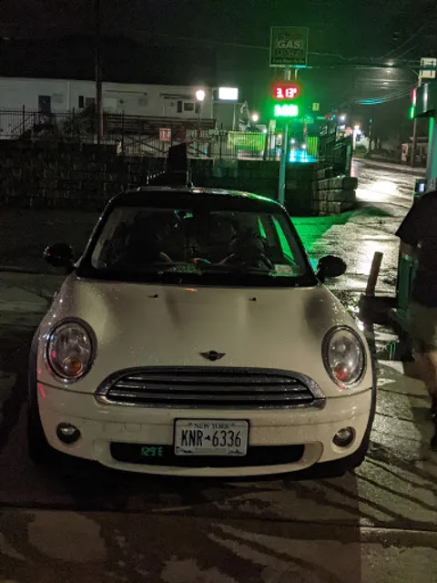 Moscow Deli & Food Mart