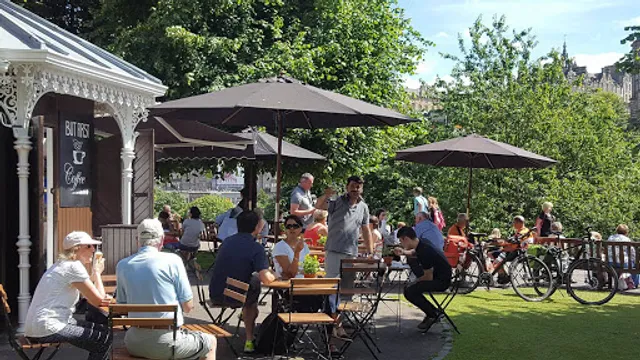 Sir Walter's Cafe in the Gardens