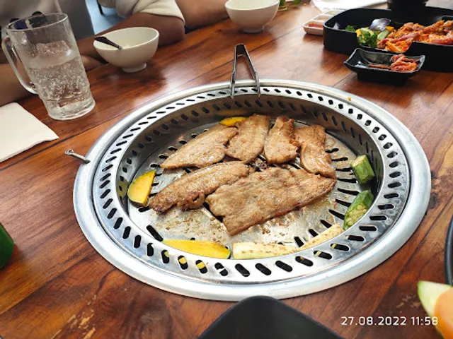 RỤ - Quán Rượu Đà Lạt