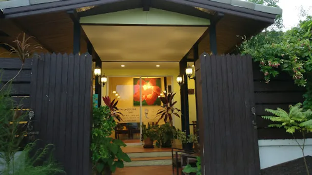 Baan Kieng Phu bistro