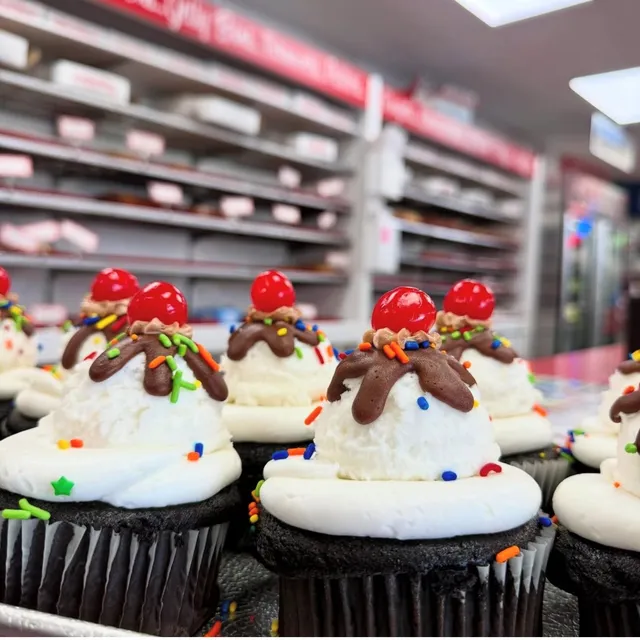 Holland Farms Bakery & Deli - Manlius