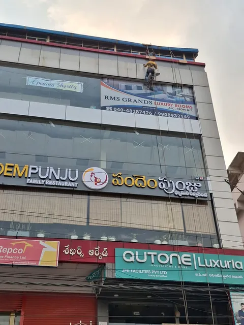 RMS GRANDS (LUXURY ROOMS)AC/NON AC