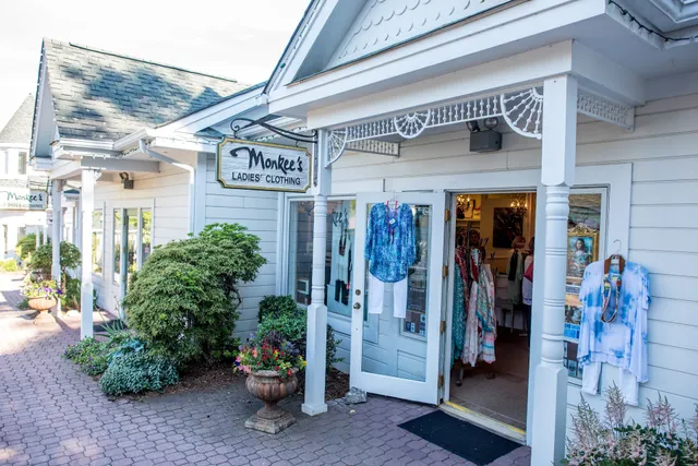 Monkee's of Blowing Rock