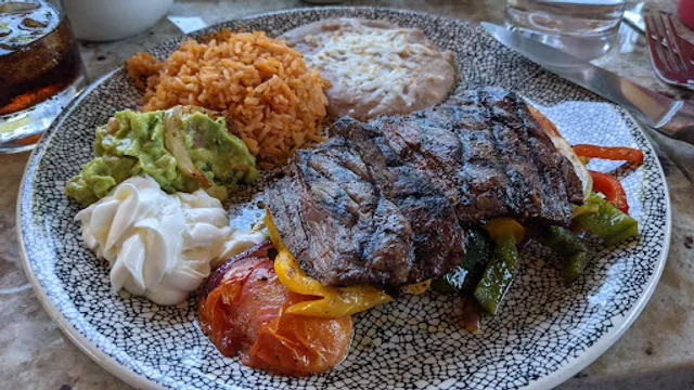 Caló Kitchen + Tequila