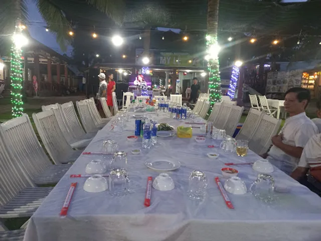 Nhà hàng Mỹ Lệ - hải sản giá rẻ biển Cửa Đại, Hội An