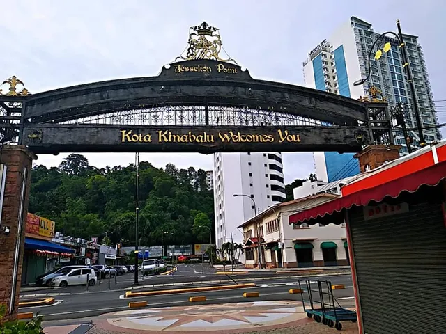 Escape Backpackers KK