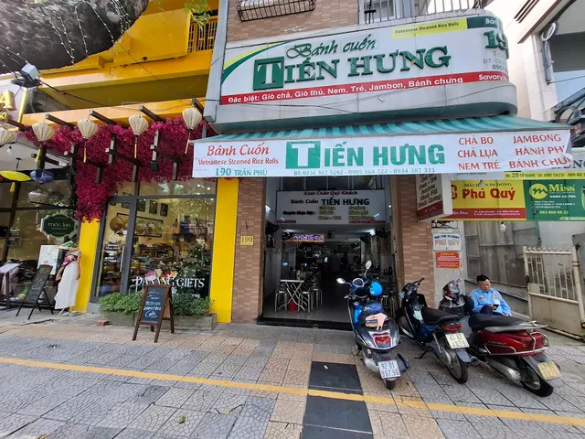 Bánh cuốn Tiến Hưng