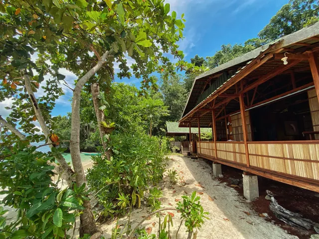 Raja Ampat Eco Lodge
