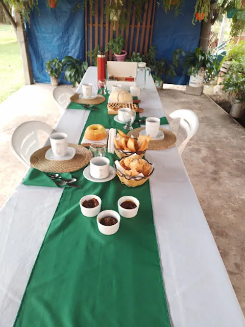 Yacaru Pora "El galpón de Reina "