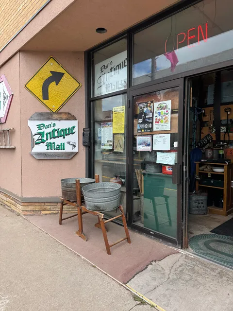 Dan's Antique Mall