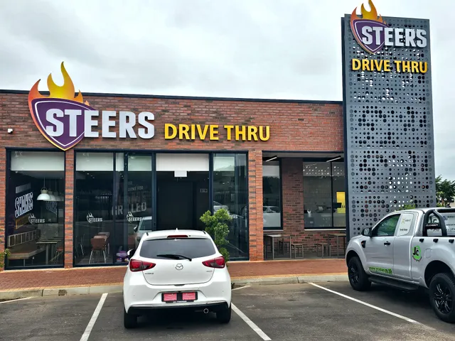 Steers Drive Thru Woodlands