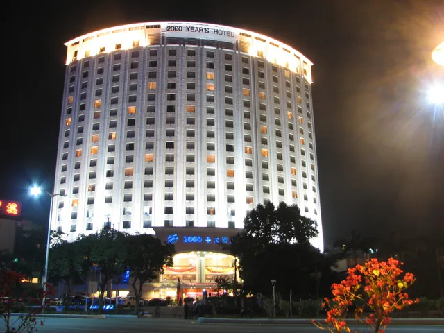 2000 Year's Hotel