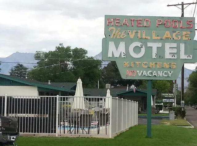 Bishop Village Motel