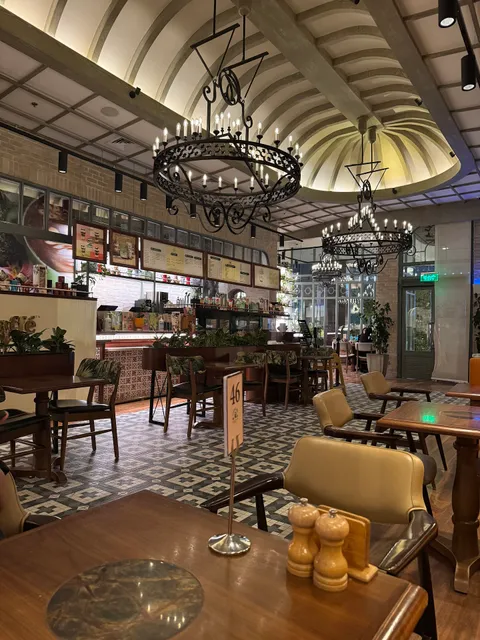 Urth Caffe - ROSHN Front