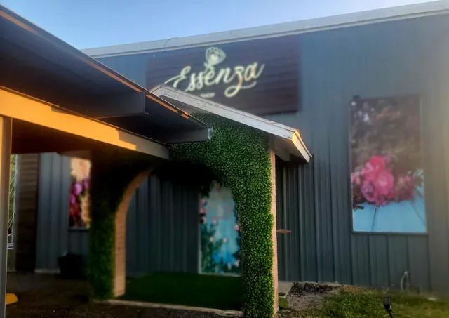 Essenza Flower Shop