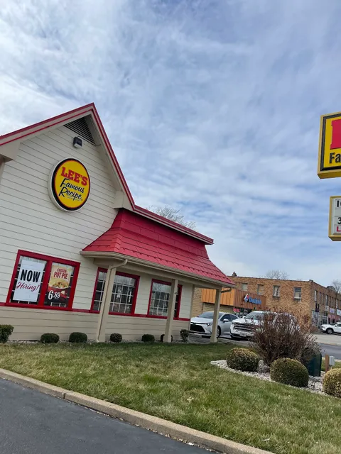 Lee's Famous Recipe Chicken