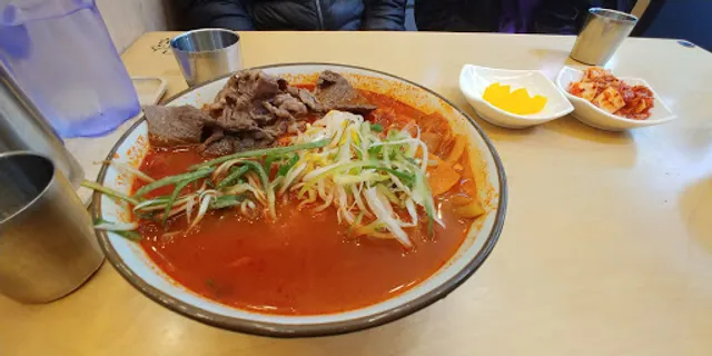 국수나무 시민회관 이즈팰리스