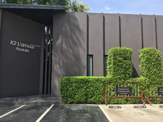 K2 L'amour pool villa