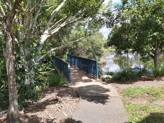 Lake Lomandra Park