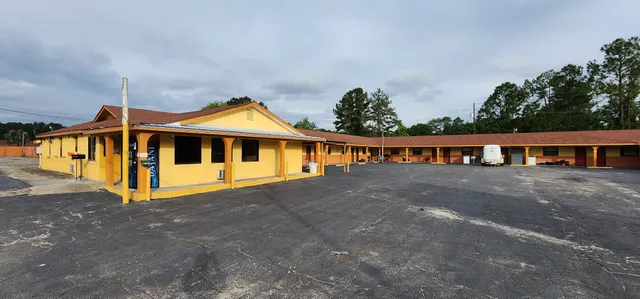 A-One Motel & Apartments