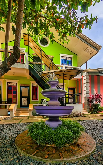 Purple Fountain Courtyard Inn