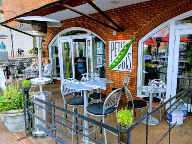 Petit Pois Restaurant