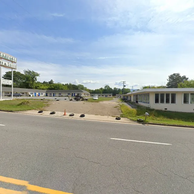 Skyline Inn & Suites