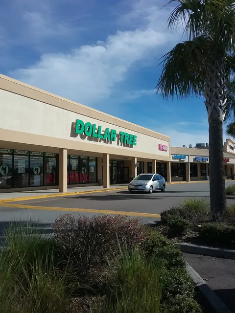 Village Lakes Shopping Center