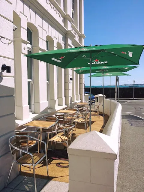 The Red Lion - Randalls