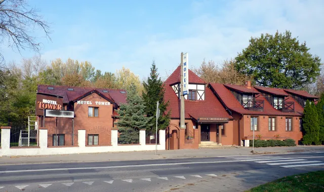 Tower. Motel. Restauracja