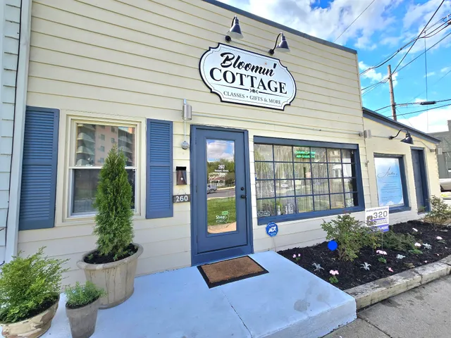 Bloomin' Cottage Classes and fun things to do!