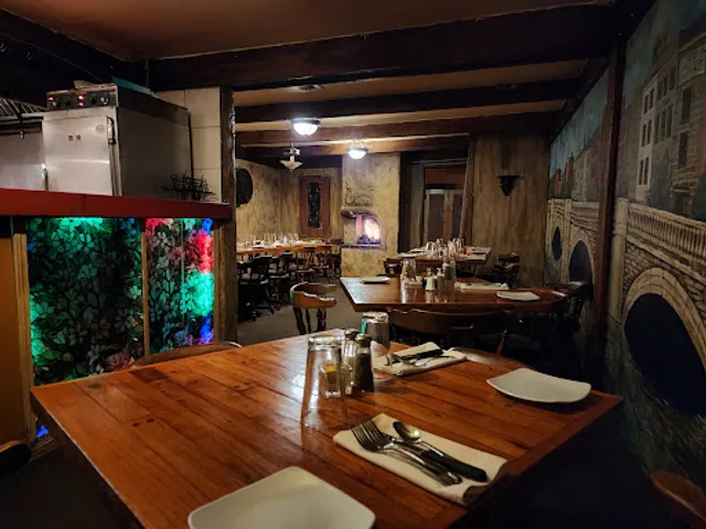 Feeney's Restaurant & Bar