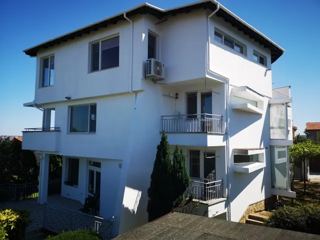 Къща за гости Black Sea Pearl / Почивка в Черноморец / Семейна почивка във вила за гости в Черноморец