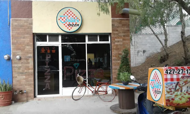 Julie's pizzeria