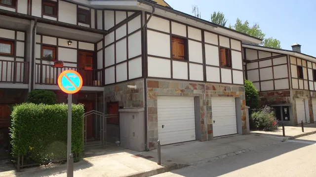 Chalet junto a la ciudadela de Jaca