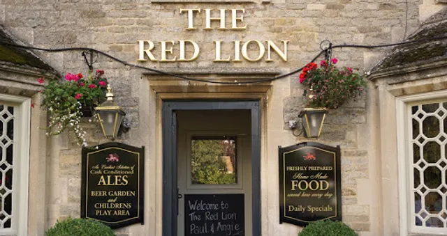 The Red Lion, Evenley