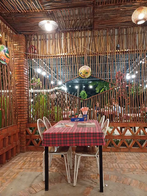 Streamside Restaurant