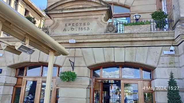 The Old Custom House