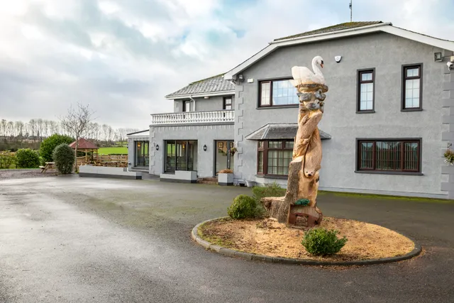 Ballycanal Moira Guest House and Self-Catering Cottages