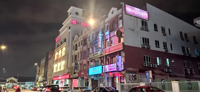 OYO 90486 New Station Hotel