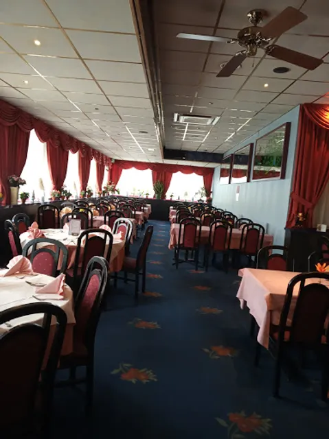 Rose-Garden Evergreen