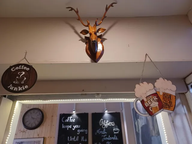 The Square Family Restaurant and Bar