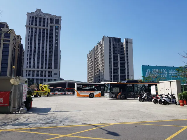 Taipei Bus Banqiao Front Station (Art)