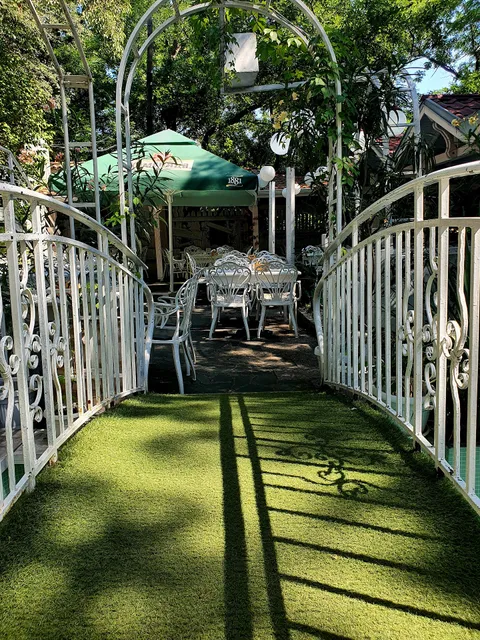 "Yuzhen Polah Pri Malak Bunardzhik" Restaurant