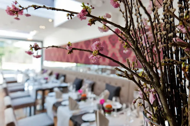 VESPER'S Restaurant & Bar