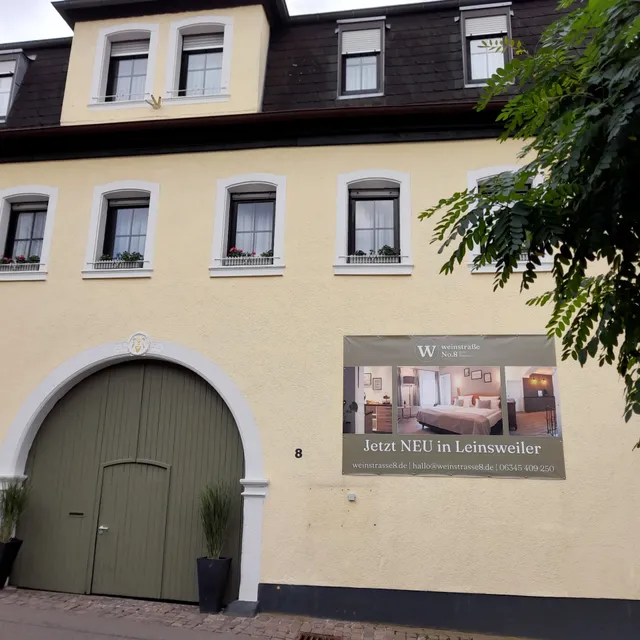 Weinstraße No.8